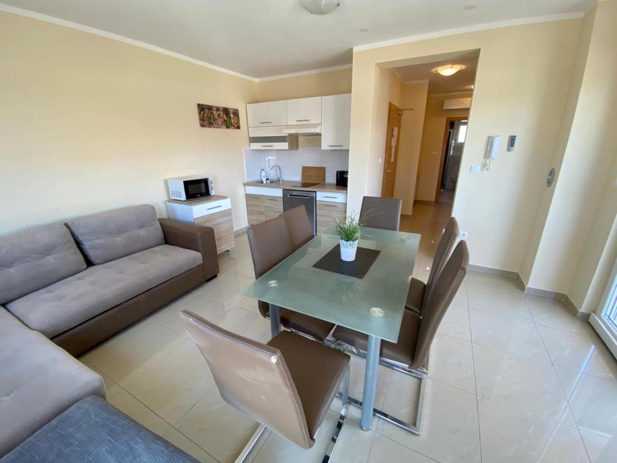 Ferienwohnung Atrium Novalja Exterior foto