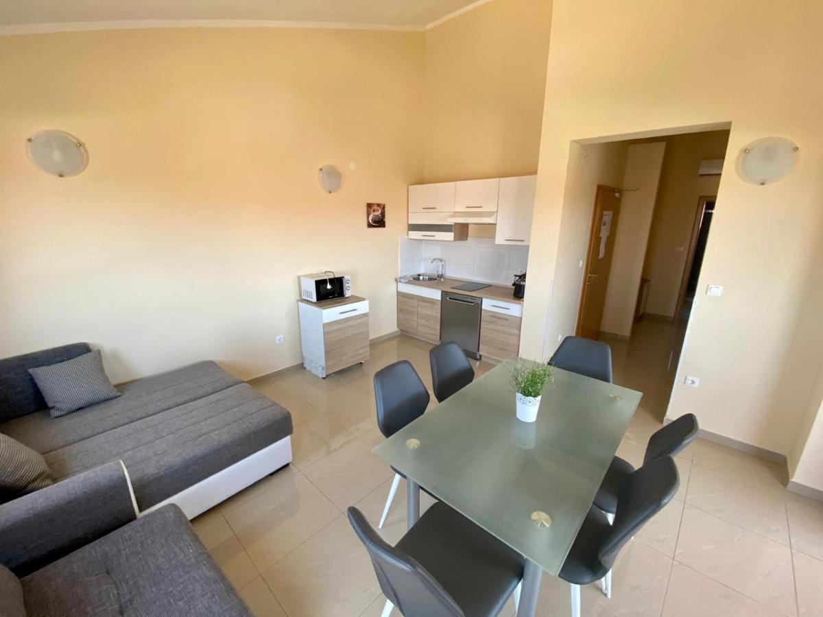 Ferienwohnung Atrium Novalja Exterior foto
