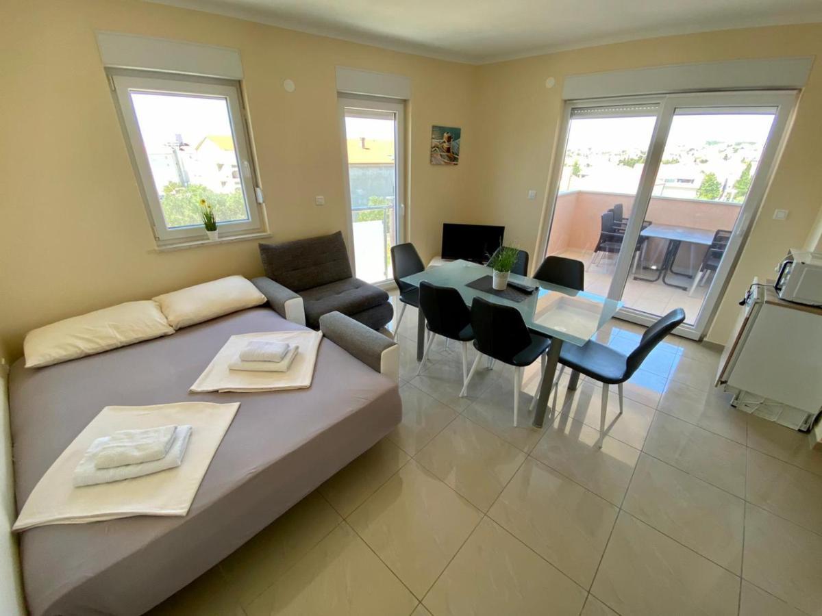 Ferienwohnung Atrium Novalja Exterior foto
