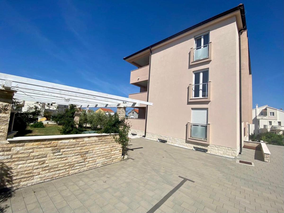 Ferienwohnung Atrium Novalja Exterior foto